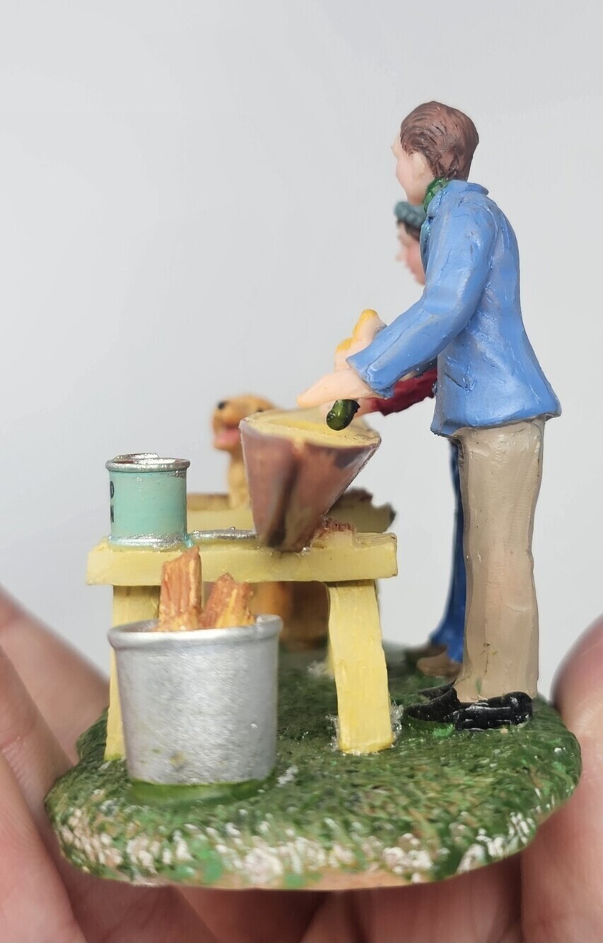 Retired Lemax 2008 Kayak Building Holidays Seasons #82513 Wood Stain Paint Dog - Picture 6 of 8